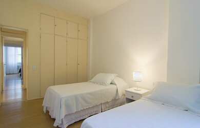 Imagem 4: LEBLON RJ QUADRA DA PRAIA 140M2 DE FRENTE - PORTARIA 24 HORAS