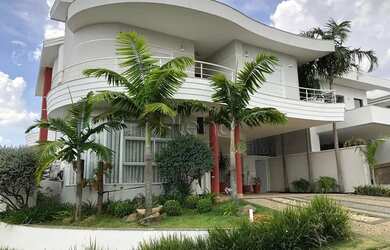 Imagem 2: Venda Casa com 342,98 metroQuadrado, 3 dormitório s , 2 vaga s . Swiss...