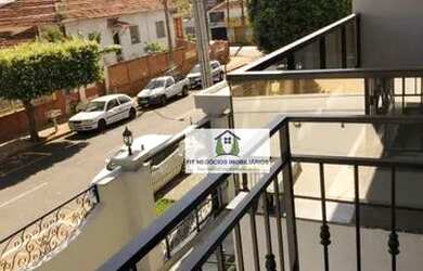 Imagem: O apartamento possui 3 Dormitórios, 1 Banheiro, 1 Vaga na garagem