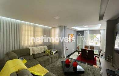 Imagem: A casa possui 3 Dormitórios, 3 Banheiros, 2 Vagas na garagem