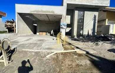 Imagem: A casa em condomínio possui 3 Dormitórios, 2 Banheiros, 3