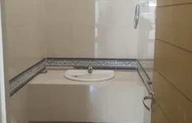 Imagem: A casa possui 5 Dormitórios, 4 Banheiros, 4 Vagas na garagem