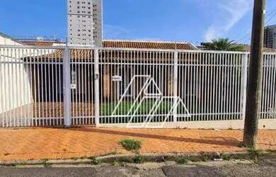 Imagem: A casa possui 3 Dormitórios, 4 Banheiros, 4 Vagas na garagem