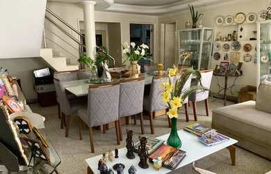 Imagem: A casa possui 5 Dormitórios, 5 Banheiros e está localizado