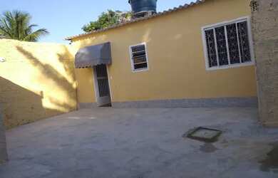 Imagem: A casa possui 2 Dormitórios, 1 Banheiro e está localizado