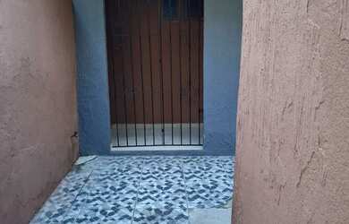 Imagem: A casa possui 3 Dormitórios e 2 Banheiros e está localizado