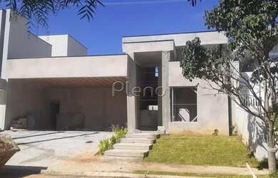 Imagem: A casa em condomínio possui 4 Dormitórios, 2 Banheiros, 4