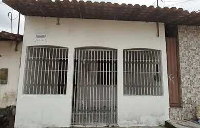 Imagem: A casa possui 3 Dormitórios e está localizado em Vitória