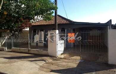 Imagem: A casa possui 2 Dormitórios, 2 Banheiros, 1 Vaga na garagem