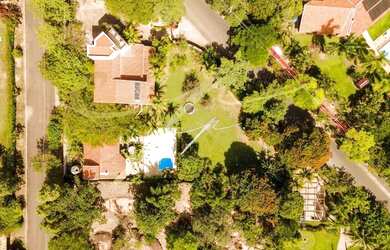 Imagem: A casa em condomínio possui 5 Dormitórios, 1 Banheiro, 400m²