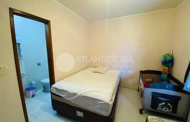 Imagem: A casa possui 2 Dormitórios, 2 Banheiros, 90m² de Área e