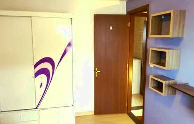 Imagem: A casa possui 2 Dormitórios, 2 Banheiros, 1 Vaga na garagem