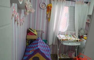 Imagem: O apartamento possui 2 Dormitórios, 1 Banheiro, 1 Vaga na garagem