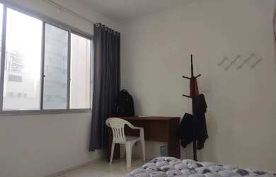 Imagem 2: Quarto mobiliado individual no Centro de Florianópolis