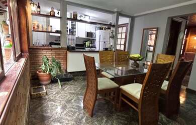 Imagem 6: Casa com Piscina 4 quartos 1 escritório e piscina