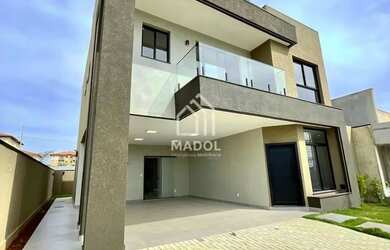 Imagem: A casa em condomínio possui 3 Dormitórios, 3 Banheiros, 4