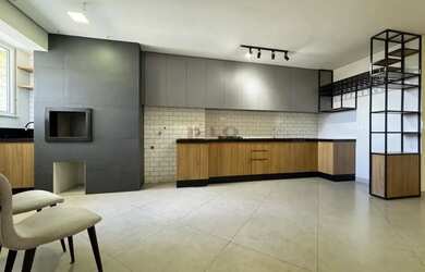 Imagem: O apartamento possui 3 Dormitórios, 1 Banheiro, 2 Vagas na