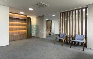 Imagem: O depósito possui 2 Vagas na garagem e 84m² de Área e está