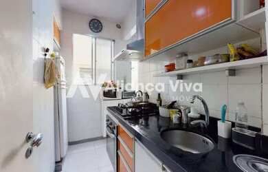 Imagem: O apartamento possui 3 Dormitórios, 2 Banheiros, 81m² de Área