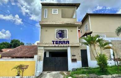 Imagem: A casa possui 2 Dormitórios, 2 Banheiros, 2 Vagas na garagem