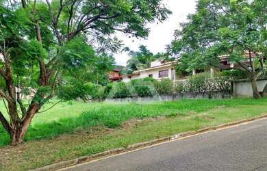 Imagem: O terreno possui 801m² de Área e está localizado em Bairro