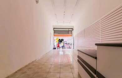 Imagem: O depósito possui 222m² de Área e está localizado em Santo