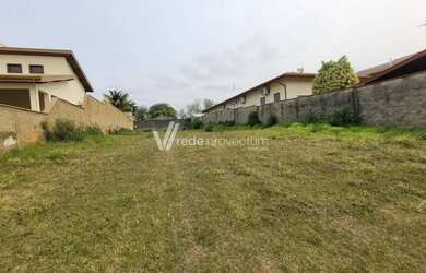 Imagem: O terreno possui 770m² de Área e está localizado em Dois