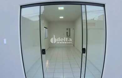 Imagem 2: Casa disponível para venda no bairro Nossa Senhora das Graças em Uberlândia...