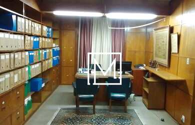 Imagem: O depósito possui 1 Vaga na garagem e 140m² de Área e está