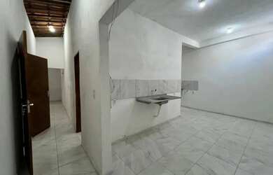 Imagem: A casa possui 2 Dormitórios, 1 Banheiro, 1 Vaga na garagem