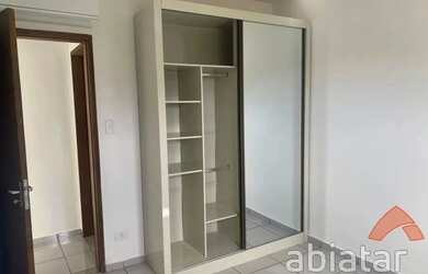 Imagem: O apartamento possui 1 Dormitório, 1 Banheiro, 1 Vaga na garagem