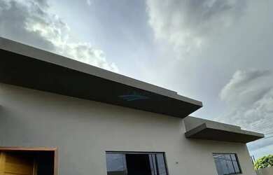 Imagem: A casa possui 2 Dormitórios, 2 Banheiros, 1 Vaga na garagem