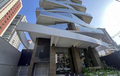 Imagem: O apartamento possui 3 Dormitórios, 5 Banheiros, 4 Vagas na