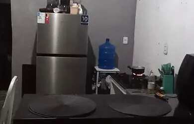 Imagem: A casa possui 2 Dormitórios e 1 Banheiro e está localizado