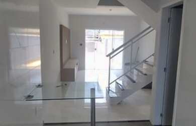 Imagem: A casa possui 2 Dormitórios, 3 Banheiros, 2 Vagas na garagem