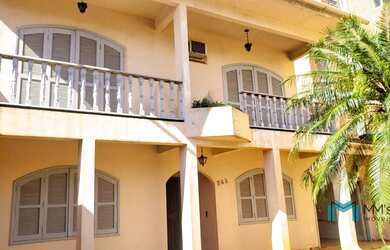 Imagem: A casa possui 5 Dormitórios, 3 Banheiros, 5 Vagas na garagem