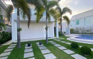 Imagem: A casa em condomínio possui 4 Dormitórios, 5 Banheiros, 3