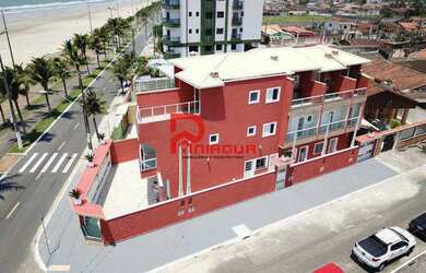 Imagem: A casa possui 3 Dormitórios, 2 Banheiros, 1 Vaga na garagem