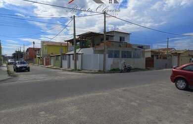 Imagem: A casa possui 3 Dormitórios, 4 Banheiros, 1 Vaga na garagem