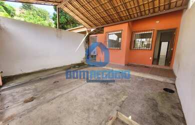 Imagem: A casa possui 2 Dormitórios, 1 Banheiro, 1 Vaga na garagem