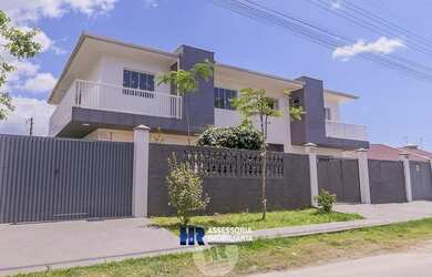 Imagem: A casa possui 5 Dormitórios, 3 Banheiros, 2 Vagas na garagem