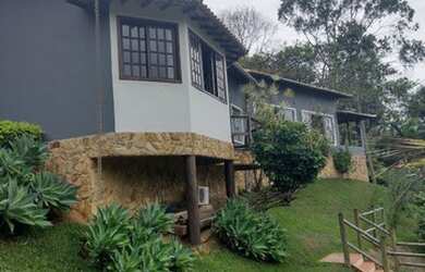 Imagem: A casa em condomínio possui 3 Dormitórios, 2 Banheiros, 5