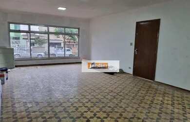 Imagem: A casa para alugar possui 5 Dormitórios, 3 Banheiros, 5 Vagas