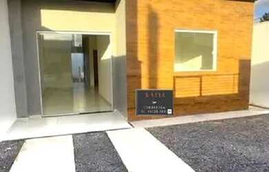 Imagem: A casa possui 2 Dormitórios, 2 Banheiros, 2 Vagas na garagem