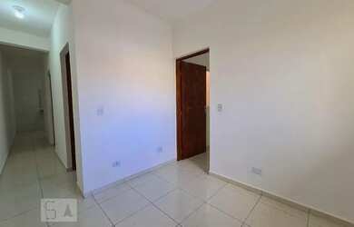 Imagem: A casa possui 2 Dormitórios, 2 Banheiros, 2 Vagas na garagem