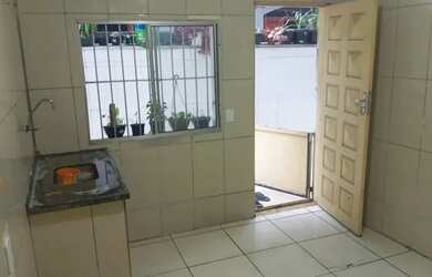 Imagem: A casa possui 1 Dormitório, 1 Banheiro e está localizado