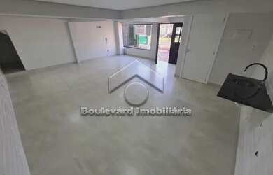 Imagem: O depósito possui 3 Vagas na garagem, 45m² de Área e está