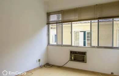 Imagem: O apartamento possui 2 Dormitórios, 1 Banheiro, 65m² de Área