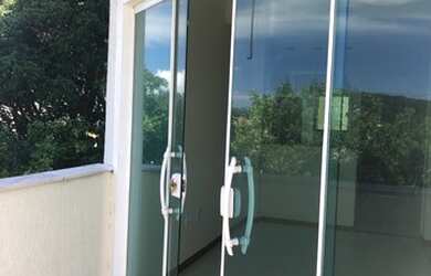 Imagem: A casa em condomínio possui 3 Dormitórios, 3 Banheiros, 2