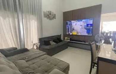 Imagem: A casa possui 2 Dormitórios, 2 Banheiros, 1 Vaga na garagem